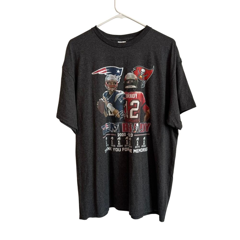 Tom Brady Patriots/Bucs Signatures Thank You for‎ the Memories Gray T-shirt XL